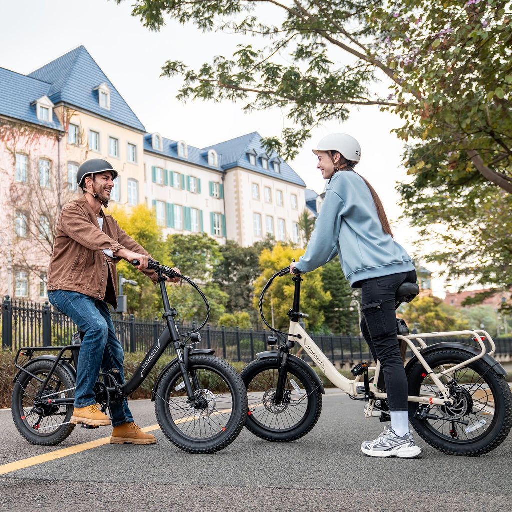  Invanti EB11 electric bike, close-up of Shimano gear system and chainring
